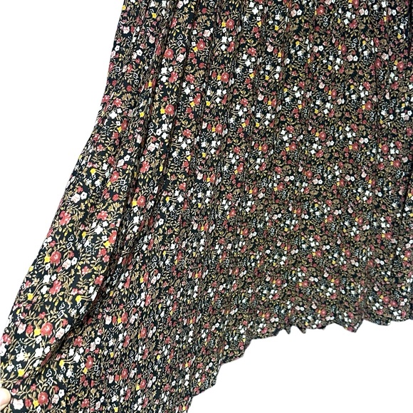 Two piece floral set  Blouse & Maxi Skirt Floral NWT Medium Two Piece Separate - Picture 11 of 16